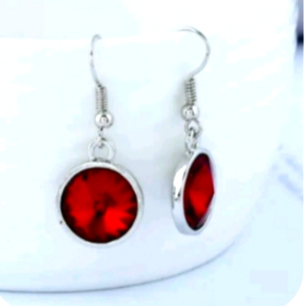 👂🏻♥ Red Gem Earrings